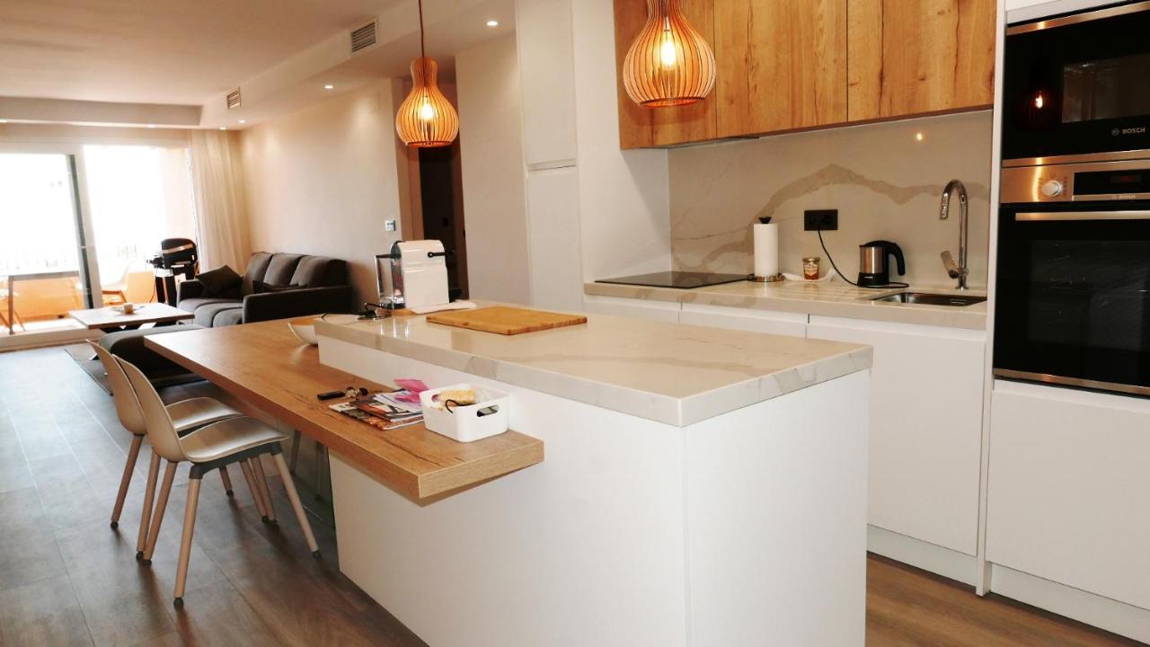 Beautiful Penthouse On Golden Mile, Near Apartemen *